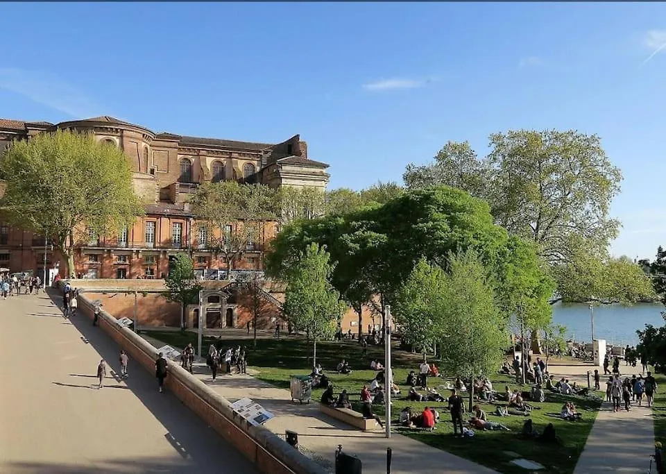 Le Saint-Sernin Eclatant Toulouse